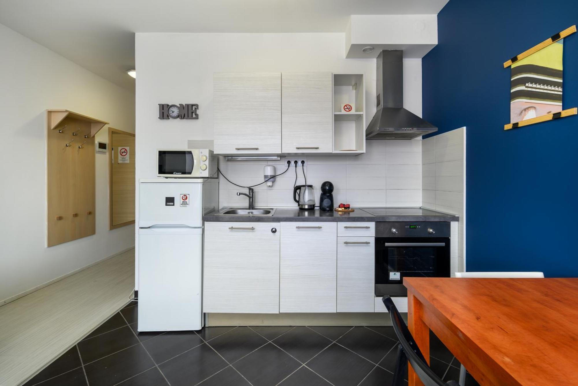 Sun Resort Residential Suite-Free Parking Garage Same Building ブダペスト エクステリア 写真
